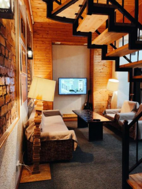 Urban Monkey Tent hostel & bar